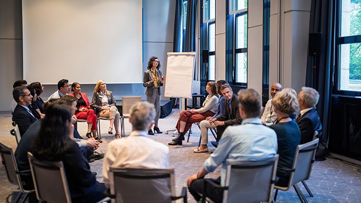 人力资源公司JN江南JN SPORTS国际认为中国制造业企业出海应从人才培养与人才开展双驱动模型管理国际化人才